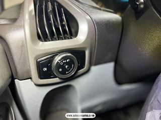 FORD CUSTOM CON 2 AÑOS DE GARANTIA