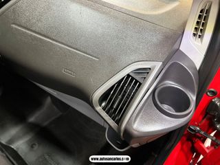 FORD CUSTOM CON 2 AÑOS DE GARANTIA