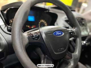 FORD CUSTOM CON 2 AÑOS DE GARANTIA