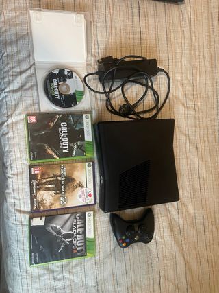Xbox 360 Slim Nera + 3 Giochi Call of Duty