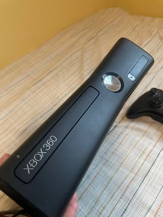 Xbox 360 Slim Nera + 3 Giochi Call of Duty