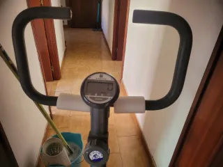 Bicicleta Estática con Pantalla Digital