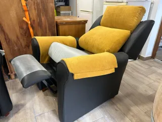 2 Sillones de tela y piel