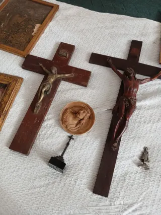 Objetos religiosos varios