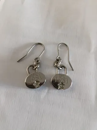 Pendientes Guess con brillante