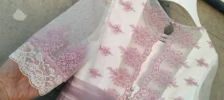 Vestido de comunión blanco y malva  bordado