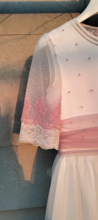 Vestido de comunión blanco y malva  bordado