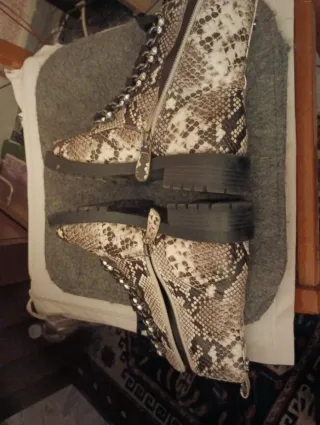 Stivaletti Guess Pitone Beige/Nero