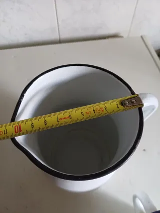 Jarra porcelanica para vino y vasos