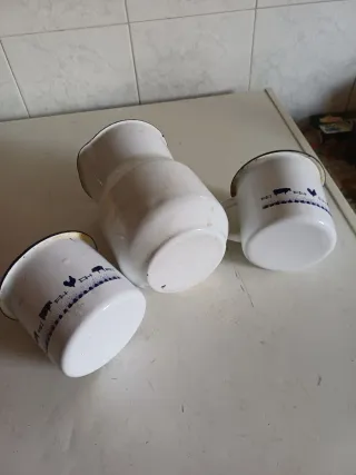 Jarra porcelanica para vino y vasos