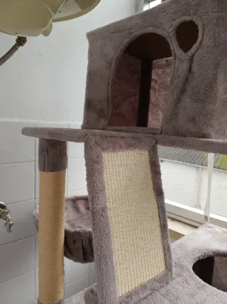 Árbol rascador para gatos