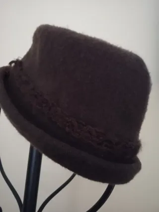 Gorro de lana marrón