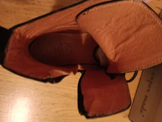 Botín piel negro acordonado con cremallera