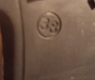 Botín piel negro acordonado con cremallera