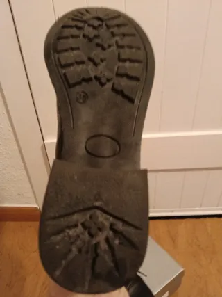 Botín piel negro acordonado con cremallera