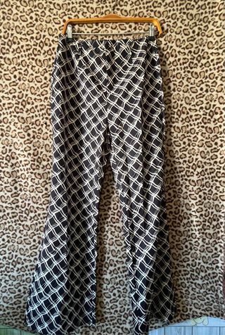 Pantalones estampados blanco y negro