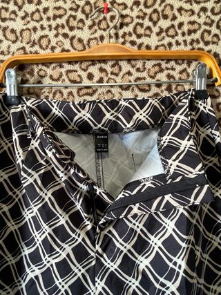 Pantalones estampados blanco y negro