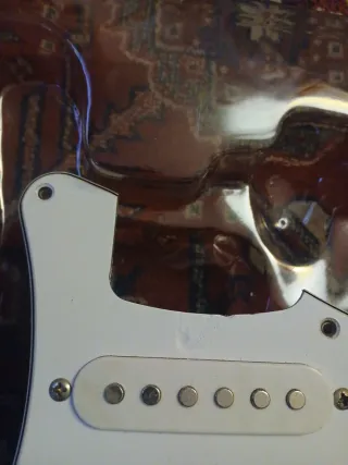 Golpeador precableado para guitarra Stratocaster