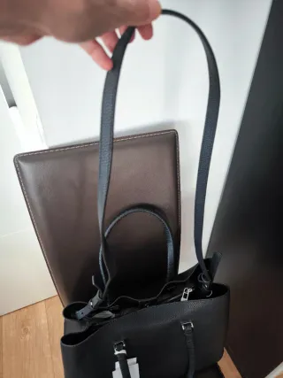 Bolso Tommy Hilfiger TH Emblem Satchel Negro