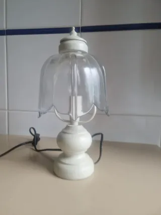 Lámpara vintage mesita cristal y blanco