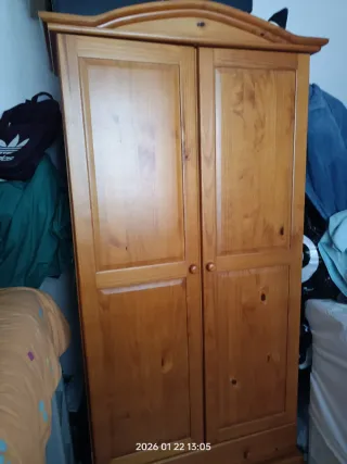 Armario de madera