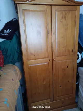 Armario de madera