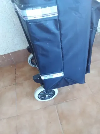 Carrito.para compra.en aguilas.con dos habitaculos