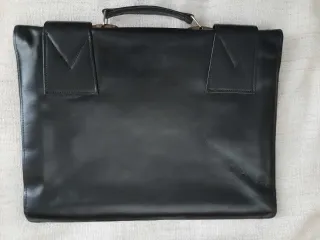 Maletín vintage en cuero cosido