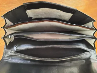 Maletín vintage en cuero cosido