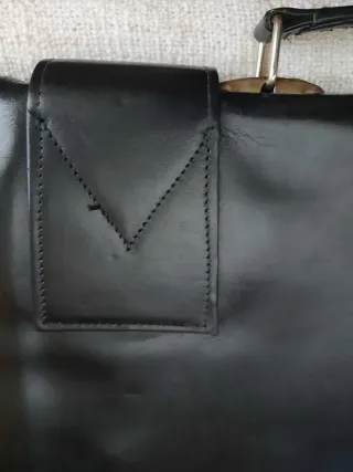 Maletín vintage en cuero cosido