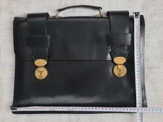 Maletín vintage en cuero cosido