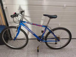 Bicicleta de montaña CONOR azul