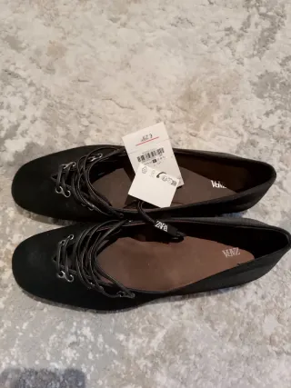 Zapatos ZARA negros/grises con cordones