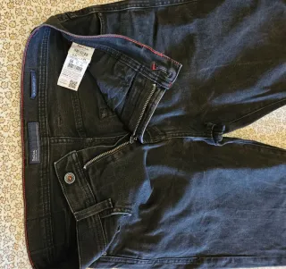 Pantalones vaqueros negros