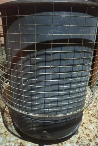 Estufa de leña metálica