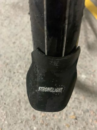 Bicicleta de paseo gris