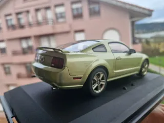 1/24 slot Ford Mustang GT 2005 autoart