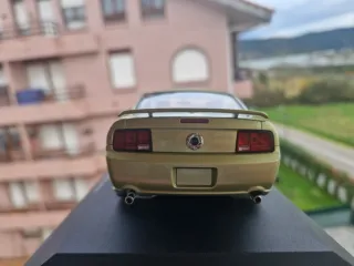 1/24 slot Ford Mustang GT 2005 autoart