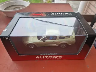 1/24 slot Ford Mustang GT 2005 autoart