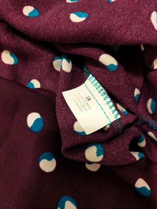 Blusa morada con lunares