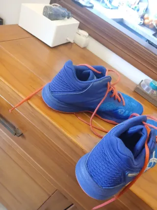 Zapatillas Asics Azules y Rojas