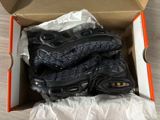 Nike TN negras y grises