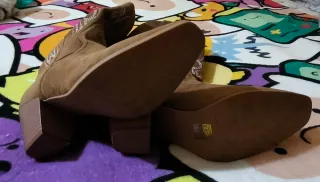 Botas cowboy marrones con bordado