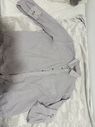 Camisa de vestir a cuadros gris y blanca