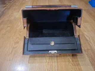 Maletín médico antiguo de cuero automatico
