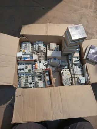 Lote material eléctrico