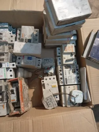 Lote material eléctrico