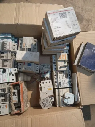 Lote material eléctrico