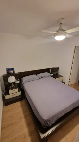 Cama doble moderna madera y cristal