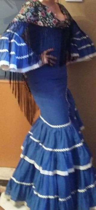 Traje flamenca azul con vivos en blanco